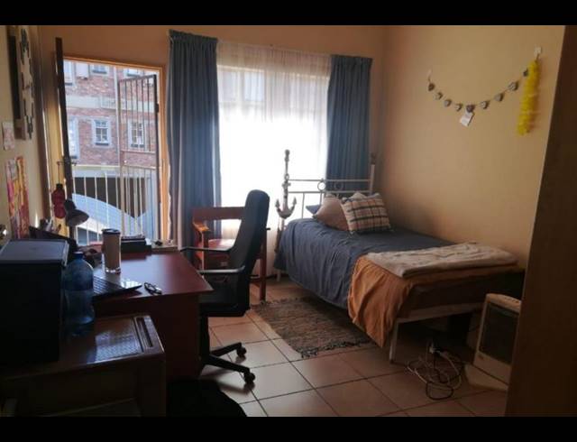 2 BEDROOM PROPERTY TO RENT IN DIE BULT